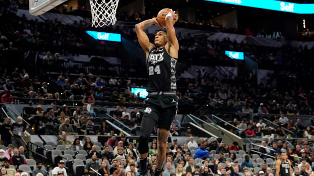 devin vassell 34